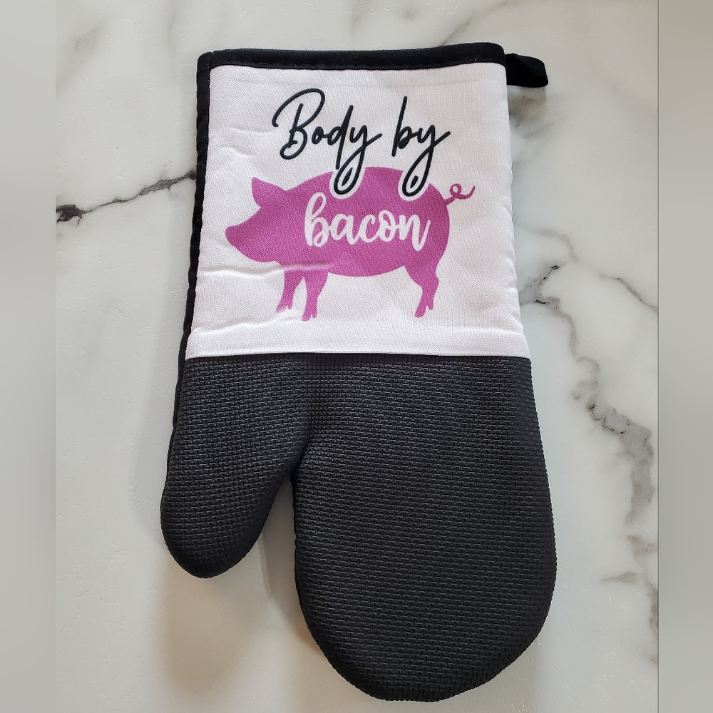 Body by Bacon Oven Mitt